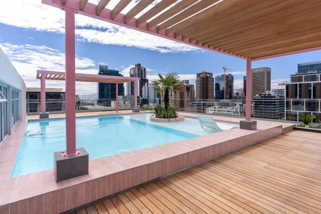 The Rose 104: Modern In Heart Of The * Le Cap