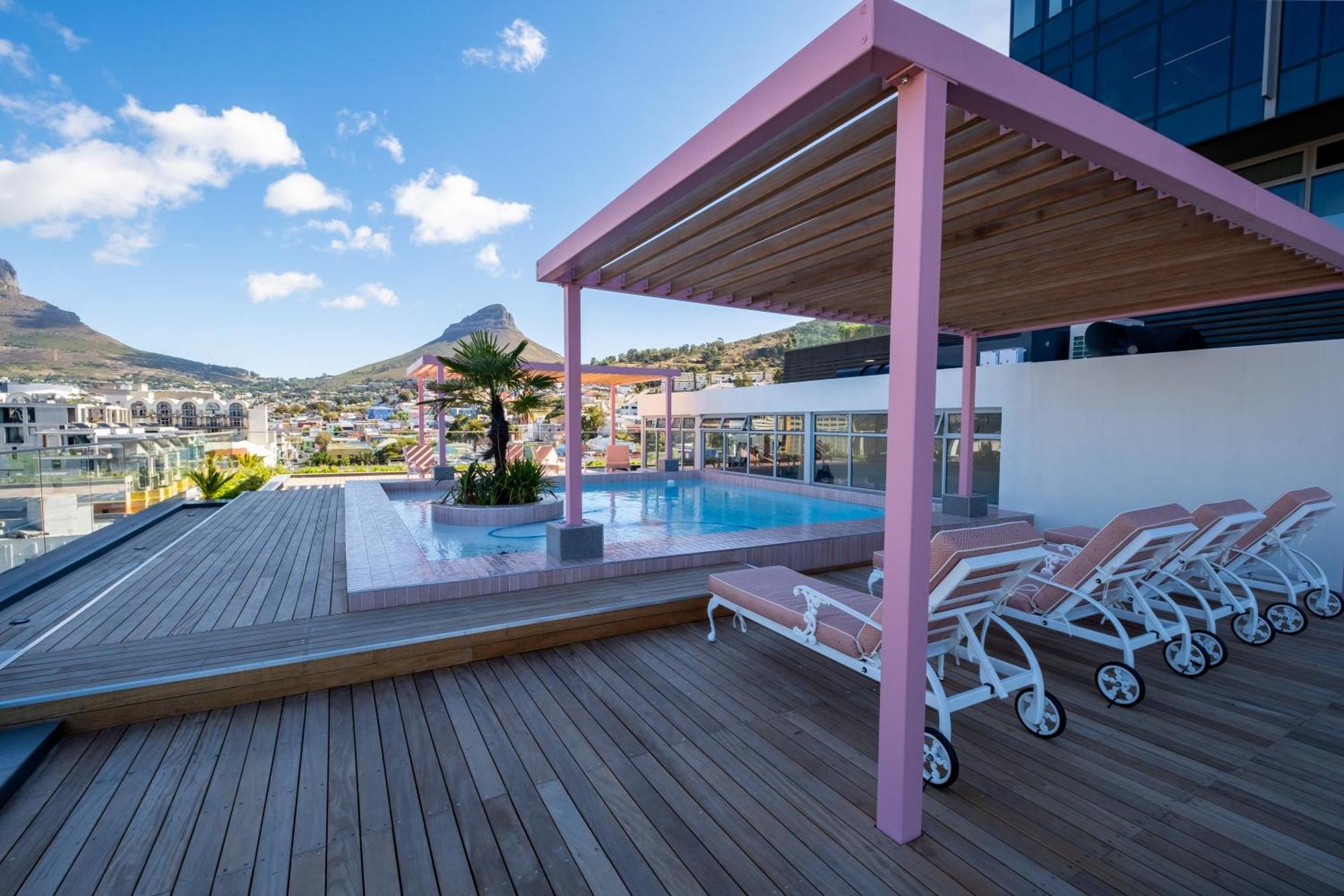 Apartment The Rose 104: Modern In Heart Of The