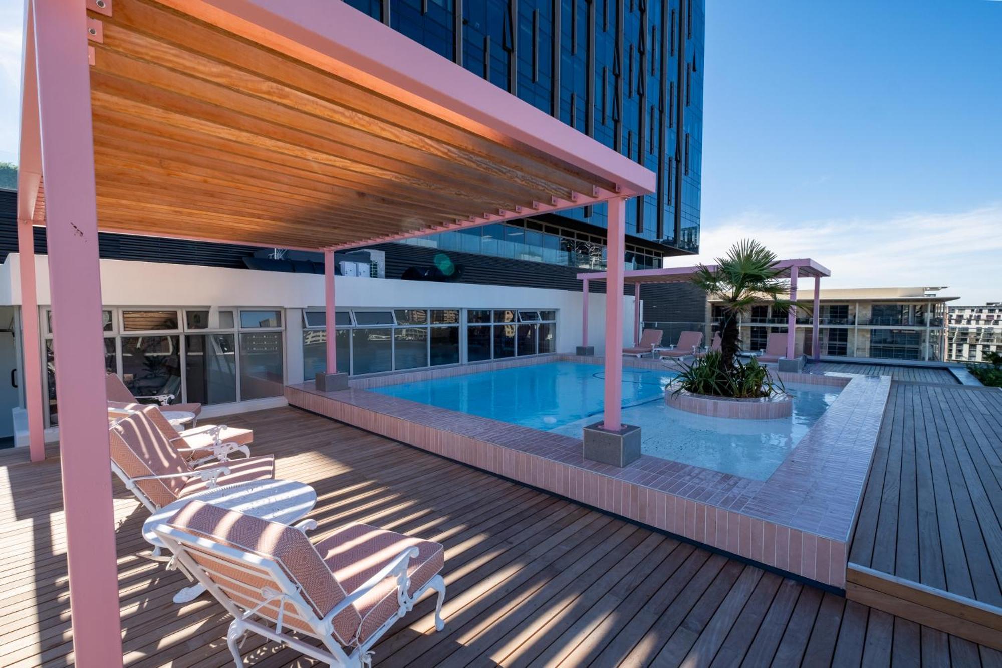 The Rose 104: Modern In Heart Of The * Le Cap